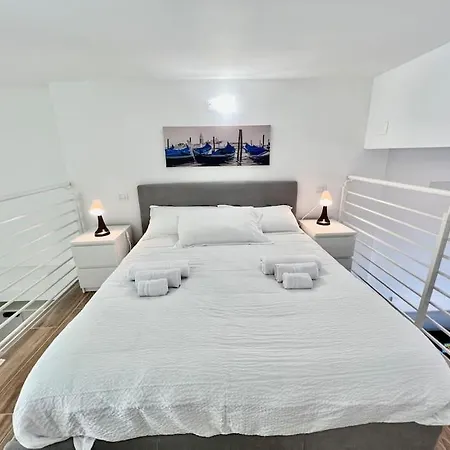 Pregevole Loft Con Soppalco *